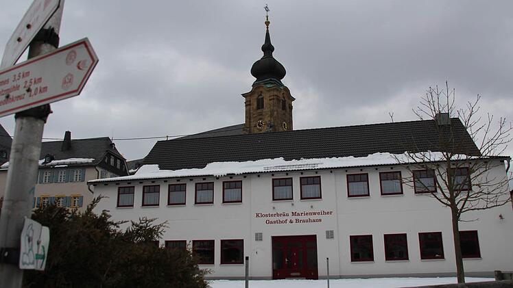 Immer noch ohne neuen Besitzer: die Klosterbräu am Fuße der Wallfahrtsbasilika Marienweiher. Foto: Matthias Beetz