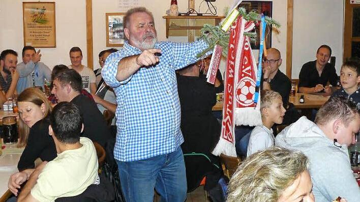 Auktionator Norbert Volk in Aktion Foto: Klaus-Peter Wulf