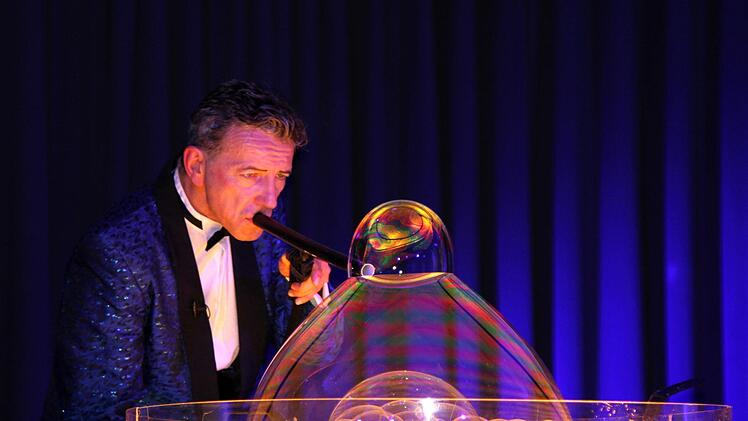 Nur staunen konnte man bei der Seifenblasen-Show.