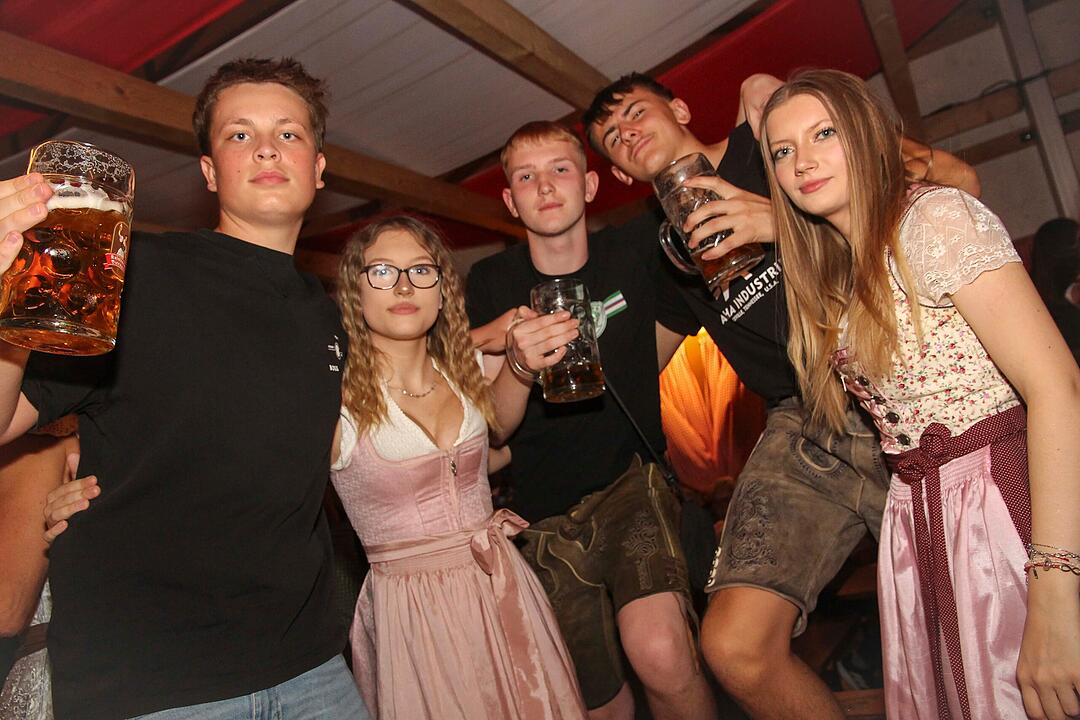 Frontal Party Pur feierte ihre Premiere bei der Bierwoche.