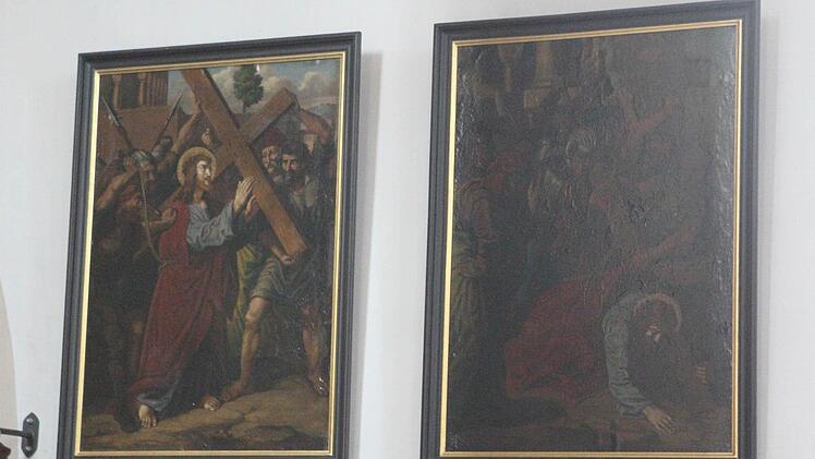 Die 14 Kreuzwegstationen in der katholischen Stadtpfarrkirche von Kronach wurden ebenfalls von Kaim gemalt.