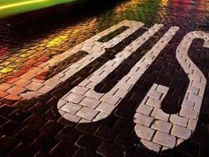 Der Freizeitbus ist eine gute M&ouml;glichkeit, sicher zum Kulmbacher Altstadtfest und wieder nach Hause zu kommen.  Symbolbild: Arno Burgi, dpa