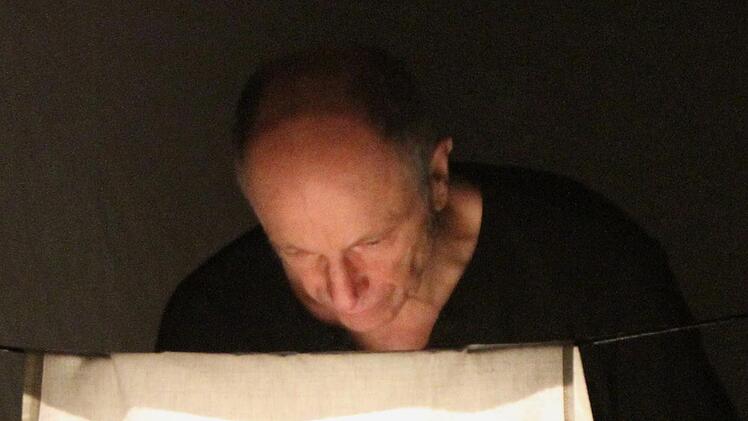 Eindrucksvoll brachte das "Schattentheater" mit Norbert Götz die Geschichte den Kindern nahe.Geiling