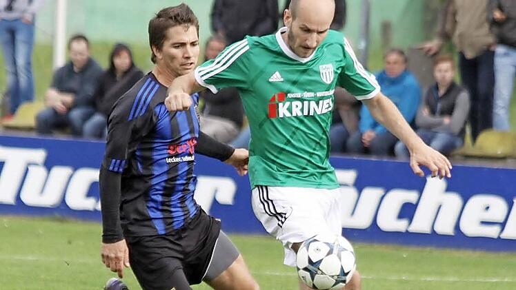 Florian Gundelsheimer (rechts) gehört zu den Sander Spielern, die vor dem Saisonauftakt angeschlagen sind. Er wird in Großbardorf wohl fehlen.  Foto: Günther Geiling