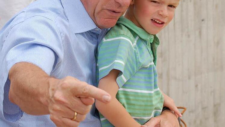 Familiär mit Enkel Julius.