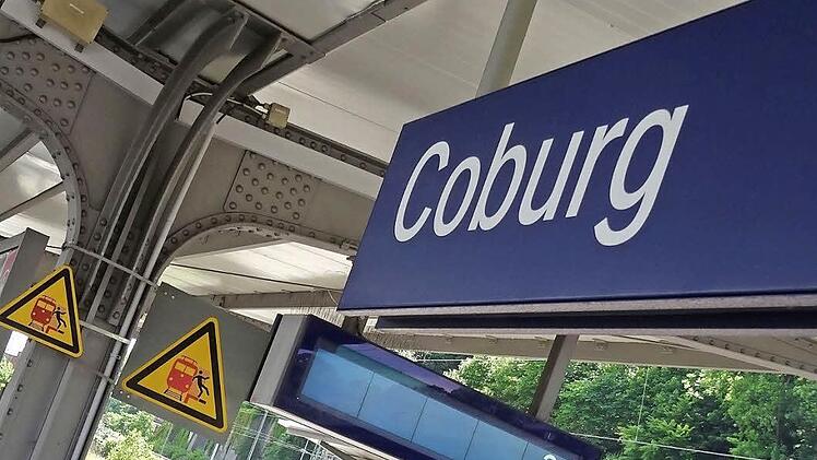 Auf der Strecke zwischen Coburg und Bamberg wird es vorläufig keinen Schienenersatzverkehr mehr geben. Die Strecke wird wieder von Zügen befahren.  Foto: Jochen Berger