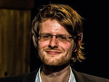 Als Komponist präsentierte sich der Coburger Solorepetitor und Kapellmeister Paul Willot-Förster mit einem Liederabend in der Reithalle.Foto: Jochen Berger