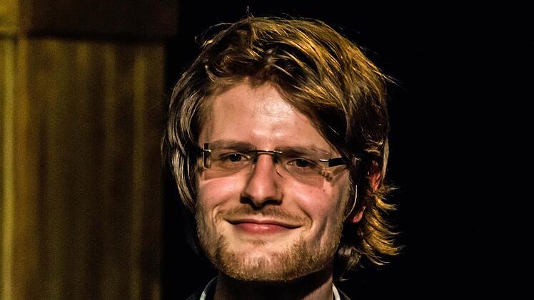 Als Komponist präsentierte sich der Coburger Solorepetitor und Kapellmeister Paul Willot-Förster mit einem Liederabend in der Reithalle.Foto: Jochen Berger