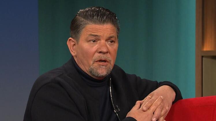 Tim M&auml;lzer war bei "DAS! Rote Sofa" zu Gast.