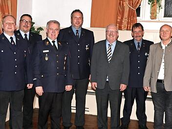 Die Feuerwehr Gehülz hat langjährige Mitglieder und Aktive geehrt.