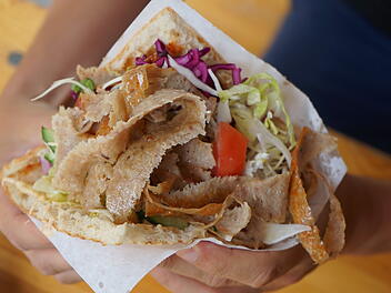 Berliner Döner Kebap/Berlin Doener Kebab original street food