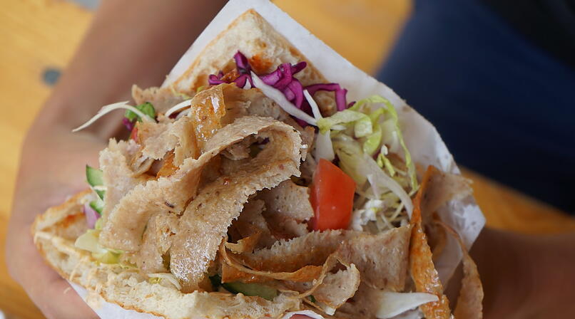 Berliner D&ouml;ner Kebap/Berlin Doener Kebab original street food