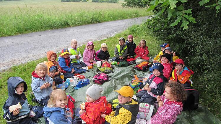 Die Kinder in Eggolsheim bekommen im Kindergarten und in den Vereinen ein Gefühl für die Natur und einen guten Umgang mit ihr vermittelt. Fotos: privat