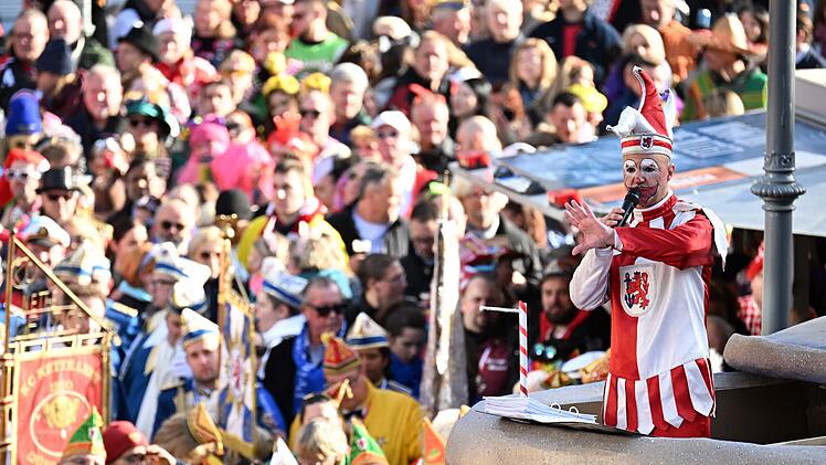 Beginn der Karnevalssession - Düsseldorf