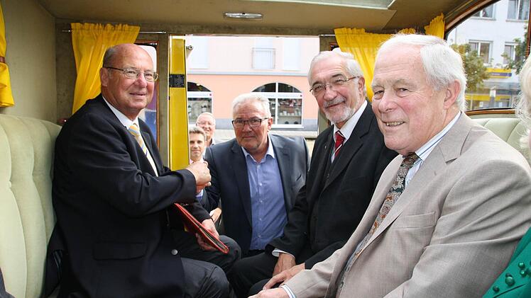 Die Fahrgäste der Jubiläumsfahrt: Werner Scheller, Thomas Leiner, Paul Beinhofer und Armin Grein. Foto: Ralf Ruppert