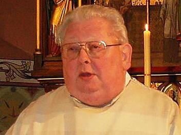 Fast 34 Jahre wirkte Pfarrer Friedrich Mehler engagiert und mit viel Herzblut in Niederlauer. Er starb am Samstag kurz vor seinem 82. Geburtstag.  Foto: Manfred Mellenthin