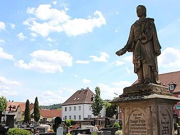 Geschichte erleben: Stadtrundgang auf Kronachs Friedhof