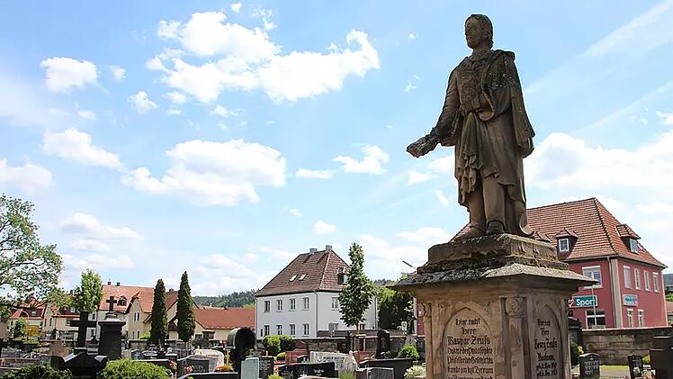 Geschichte erleben: Stadtrundgang auf Kronachs Friedhof