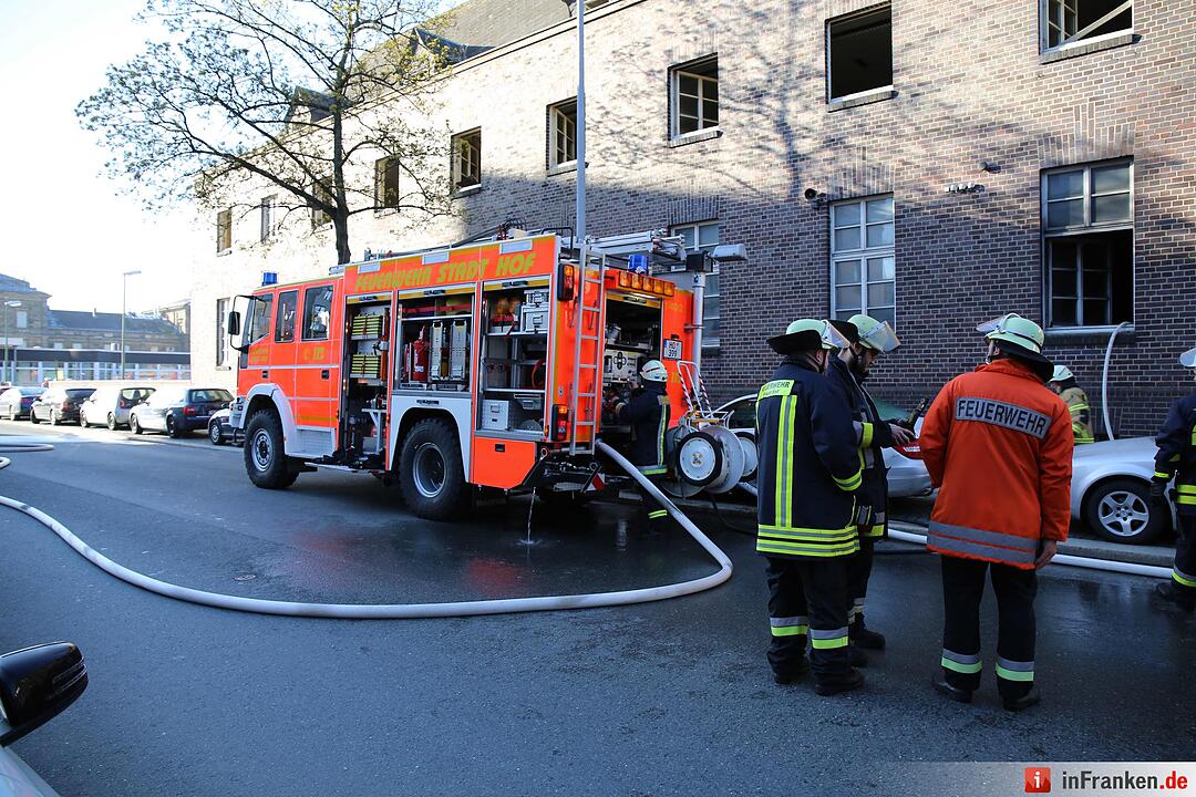 Brand im ehemaligen Postgebäude in Hof