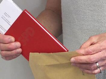 Jutta Köhler, Zweite Bürgermeisterin von Adelsdorf, gibt ihr Parteibuch ab. Foto: Johanna Blum