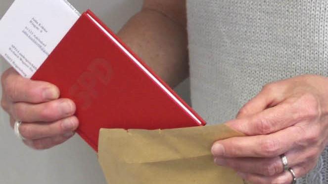 Jutta Köhler, Zweite Bürgermeisterin von Adelsdorf, gibt ihr Parteibuch ab. Foto: Johanna Blum