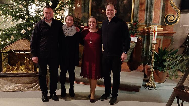 Volkach: Gleich zwei Konzerte zur Premiere: Weihnachtsstraße blüht musikalisch auf
