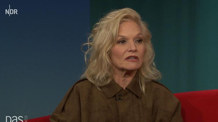 "Ich bin jetzt nicht der Typ, der da irgendwie forsch rangeht", verrät Ina Müller in Bezug auf ihr Datingleben.