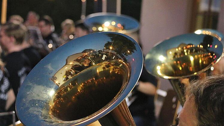 Stimmungsvoller Auftritt nach Sonnenuntergang. Fotos: Gerd Schaar