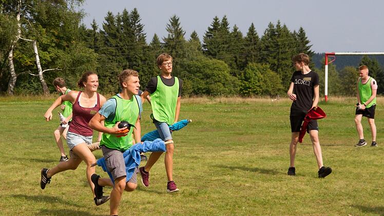 Die Kinder beim Quidditch Spielen
