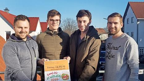 Michael Schmidt, Nils Münch, Florian Nix und Dominik Grüner (v. l.) organisieren den Lauf für Zubza. Foto: privat