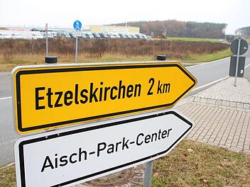 Auf dem Grundstück am Medbacher Kreisel neben dem  Wohnmobilhändler war ein Hotel geplant. Daraus wird nun nichts. Doch es gibt einen neuen Interessenten.  Foto: Andreas Dorsch