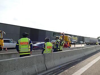 Verkehrsunfall sorgt f&uuml;r R&uuml;ckstau auf Autobahn