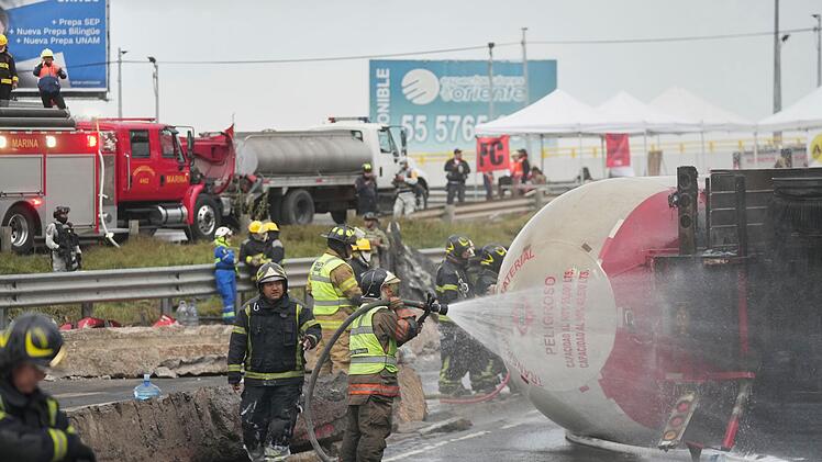 Explosion von Tankwagen in Mexiko