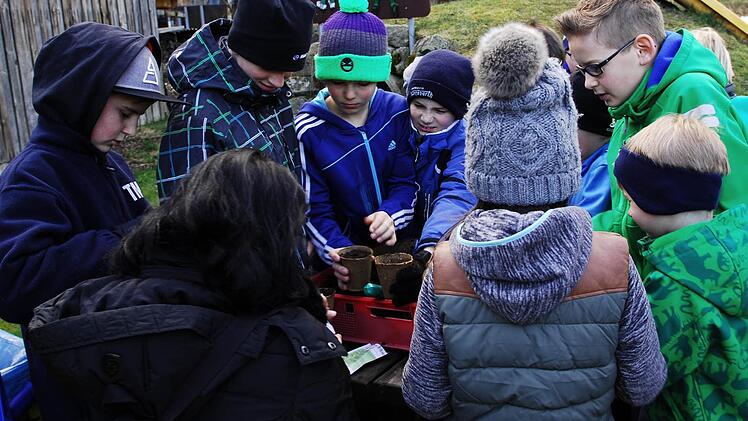 Die Traumgarten AG ist zu Gast beim Gartenbauverein Hutschorf.  Foto: Peter May