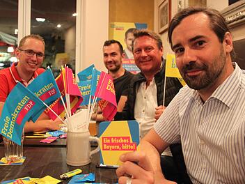 Tobias Lukoschek, Stefan Schick und Sebastian Körber am Wahlabend.  Foto: Ronald Heck