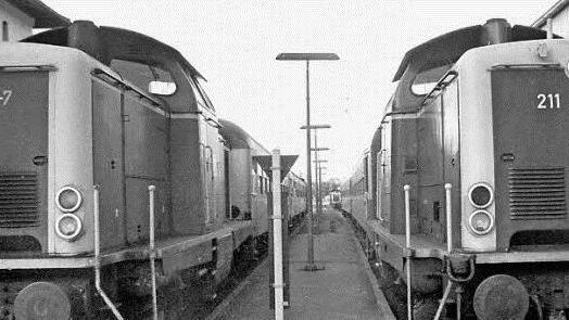 Kommt nie mehr wieder: zwei Personenzüge im Eberner Bahnhof.  FT-Archivfoto: Ralf Kestel