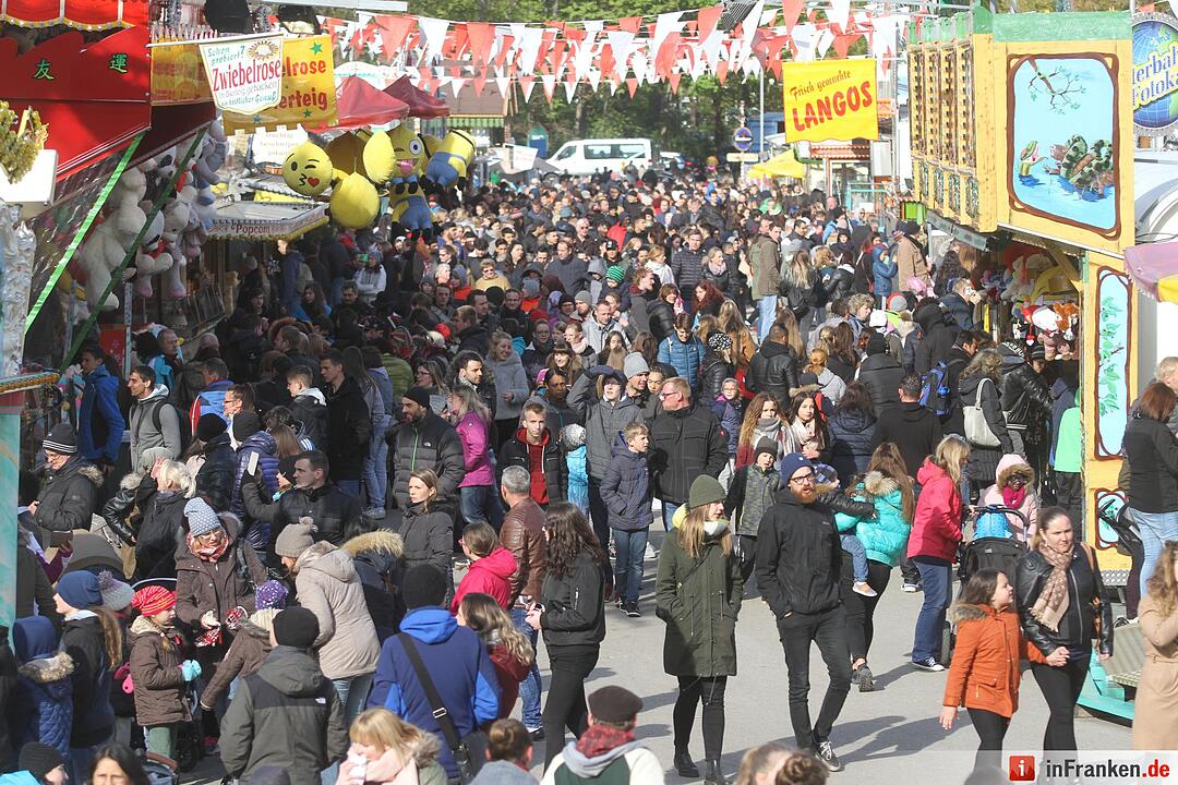 Volksfest in Nürnberg: Trotz Kälte gut besucht