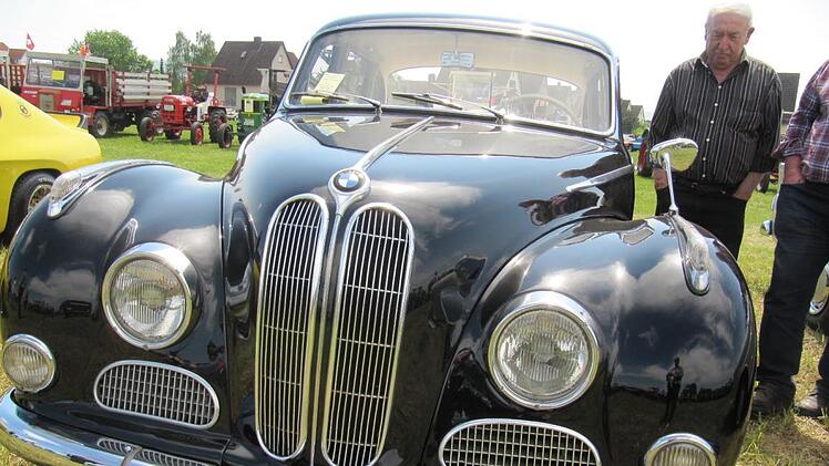 Im blitzblank polierten BMW konnte man sich sogar spiegeln.