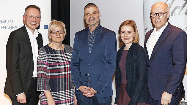 Knut Harmsen, Jutta Rost, Michael Thiem, Franziska Fischer und Adolf Wedel (v. l.) leiten k&uuml;nftig die Geschicke des IHK-Gremiums Herzogenaurach. Foto: Kurt Fuchs