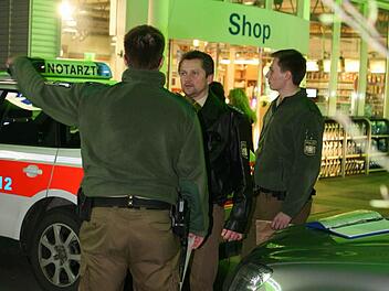 Ohne Erfolg blieb bisher die Fahndung nach dem Räuber, der gestern Abend die OMV-Tankstelle in Hochstadt überfiel.  Foto: Stefan Johannes