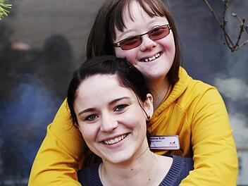 Bettina Roth und ihre Integrationspatin Bettina Götz. Foto: Lea Schreiber