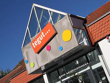 Die Enttäuschung bei Mitarbeitern und Stammkunden ist groß: Sie hatten für den Erhalt des Marktes Unterschriften gesammelt. Foto: Ulrike Müller