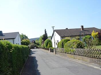 Hier im Bebauungsgebiet "Kreuzberg II", "Am Äußerer Ring" in Kronach kann nur eine Änderung des Bebauungsplanes den Weg für einen Dachgeschossausbau frei machen. Foto: K.- H. Hofmann