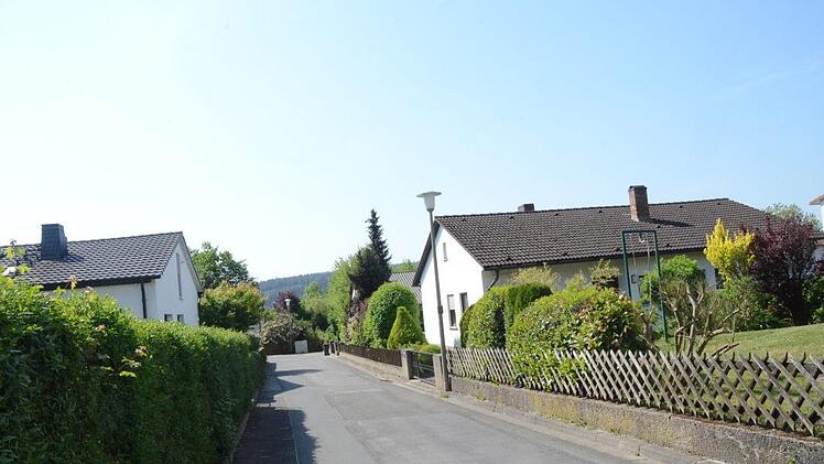 Hier im Bebauungsgebiet "Kreuzberg II", "Am Äußerer Ring" in Kronach kann nur eine Änderung des Bebauungsplanes den Weg für einen Dachgeschossausbau frei machen. Foto: K.- H. Hofmann