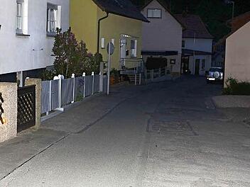 Die Grieser Straße die Steinberg wird in den nächsten Wochen generalsaniert, dabei greift auch die Straßenausbaubeitragssatzung.  Foto: Michael Wunder