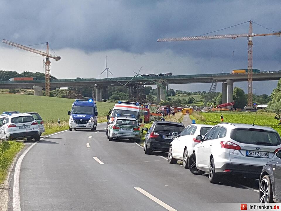 Tödliches Unglück an A7 bei Werneck: Brücke stürzt ein