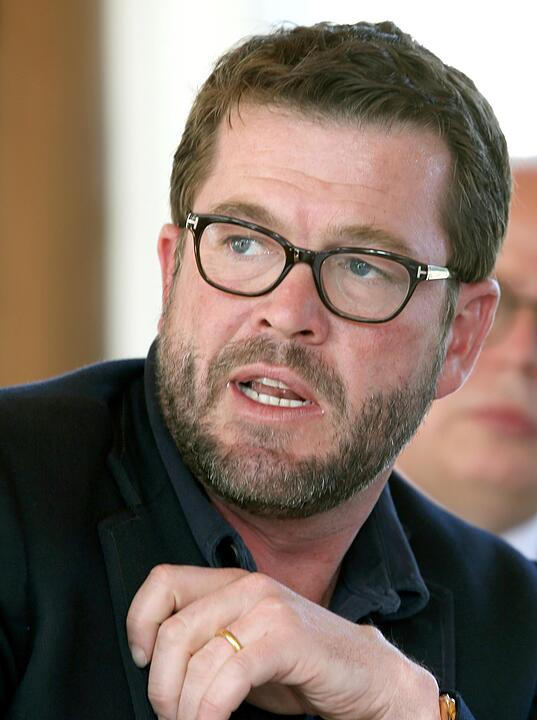 Karl-Theodor zu Guttenberg: Politiker, Prominenter, Symbolfigur.