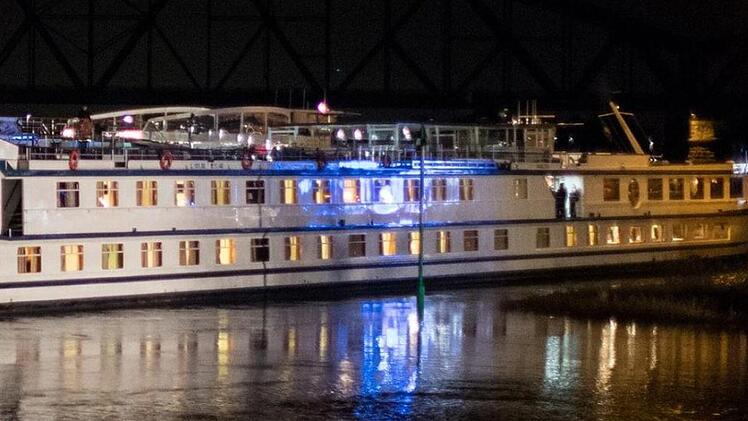 Hotelschiff, Flusskreuzfahrtschiff