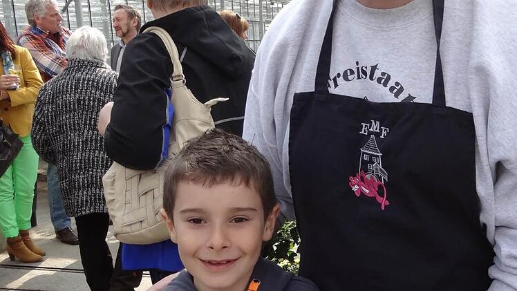 Fingerfoot für zwischendurch: Nico probiert Manfred Markerts leckere Kressebrote.