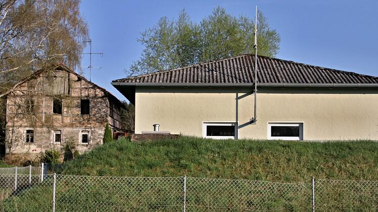 In Nachbarschaft zum zerfallenen Gebäude der "Rangenmühle" liegt das Maschinenhaus der Wasserzweckverbandes "Gemeinfelder Gruppe" am Fuße des "Kührangen". Hier wurde 2017 einiges investiert.H. Will